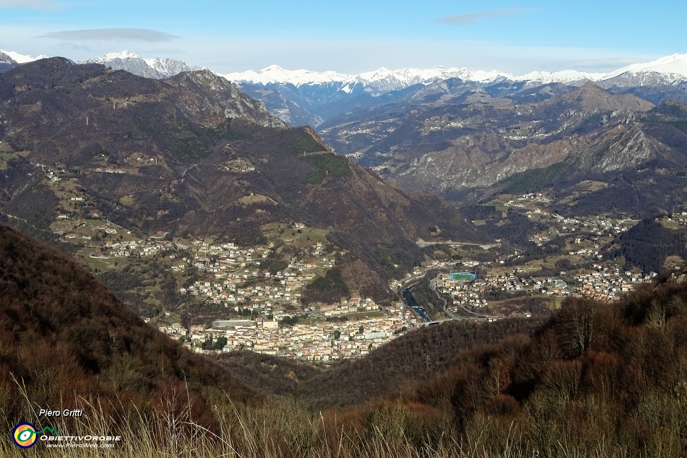 48 Vista sulla conca di Zogno e le Prealpi di Val Brembana.JPG